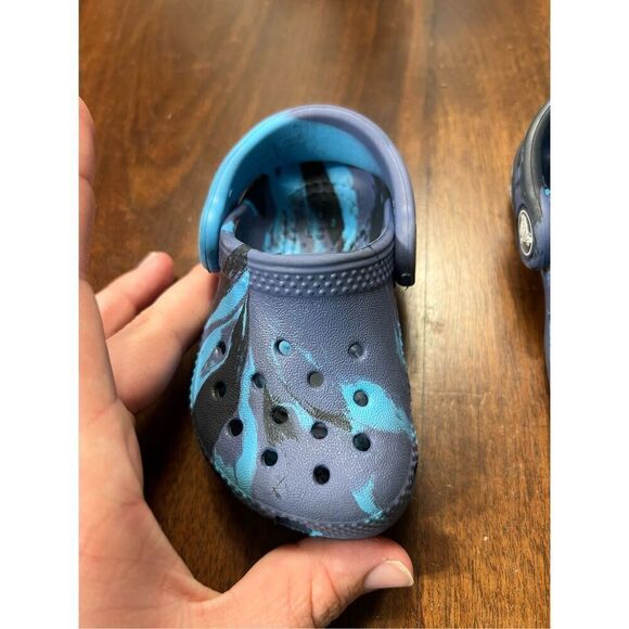 Crocs Blue Tie Dye Clogs Toddler Size 4 - Picture 7 of 12
